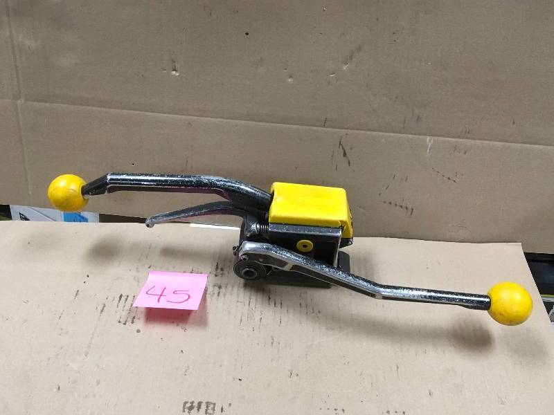 lot 45 image: A335 Manual Sealless Steel Strapping Tool Tested in working condition
