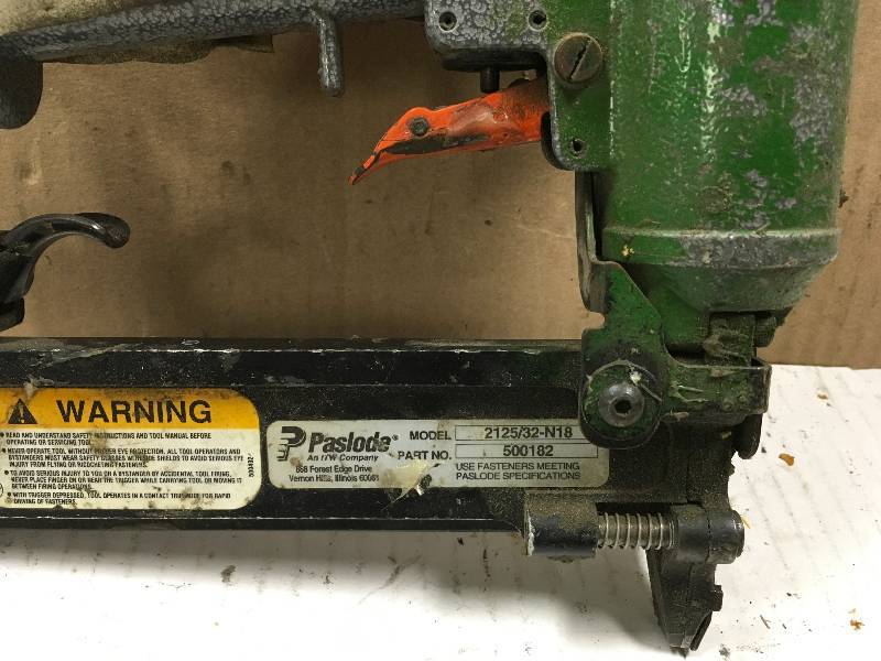 lot 86 image: Paslode 212532-N18 Leg Air Staple Gun Tested in working condition