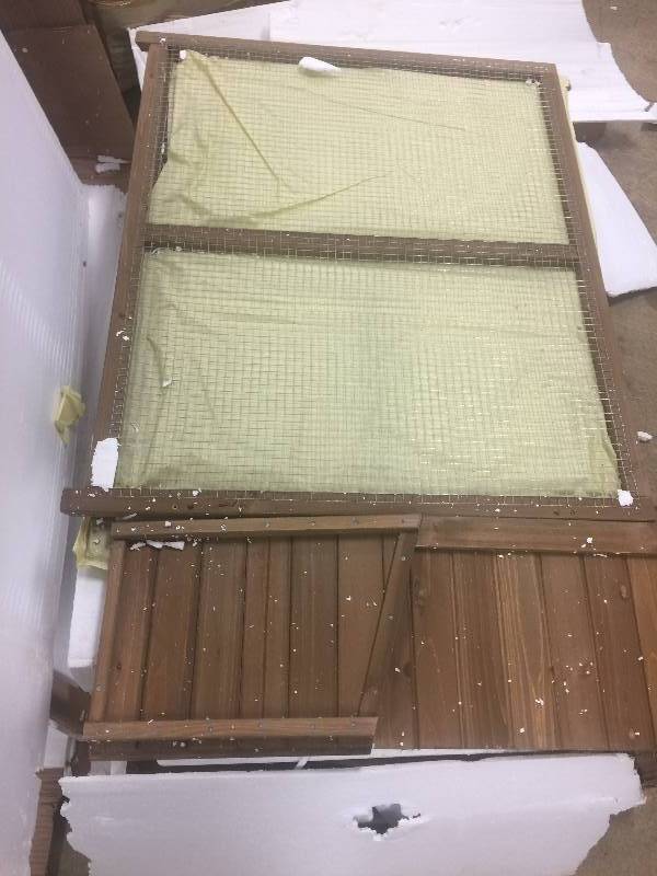 Castlecreek Medium Chicken Coop open box