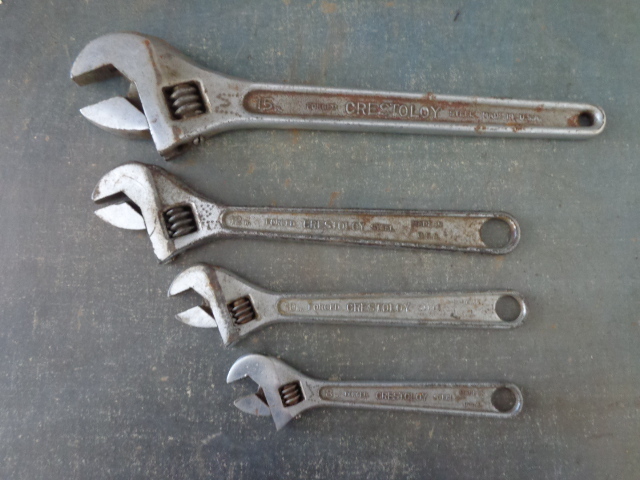 lot 9 image: 4 Crestology Adjustable Crescent Wrenches