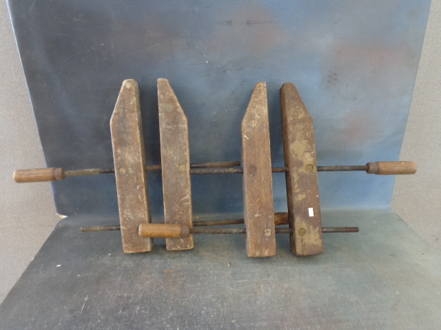 lot 18 image: Wooden Hand Screw Clamps