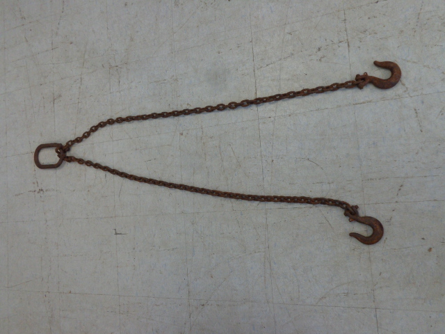 lot 30 image: 2 Leg Chain Sling with Grab Hooks