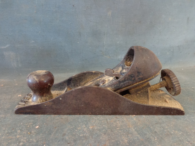 lot 33 image: Hand Wood Planer