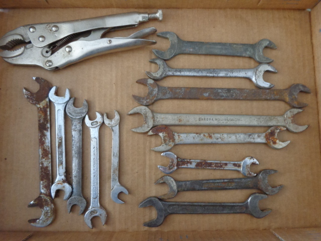 lot 34 image: Wrenches and Locking Pliers