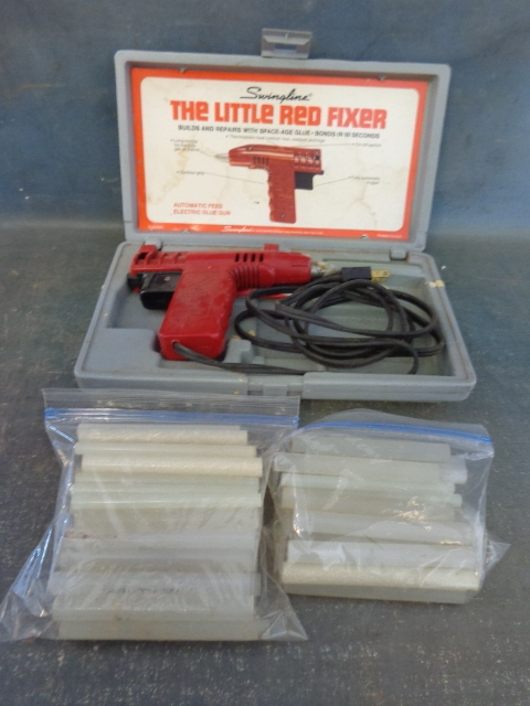 lot 69 image: Electric Glue Gun