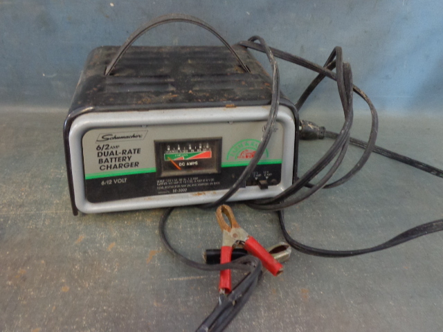 lot 71 image: Dual Rate Battery Charger