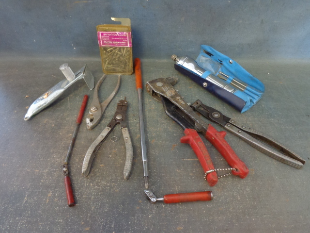 lot 81 image: Assorted Tools