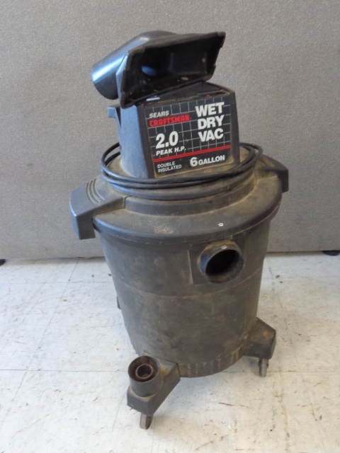 lot 97 image: Craftsman WetDry Vacuum