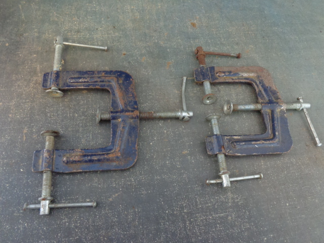 lot 98 image: 3 Way Clamps