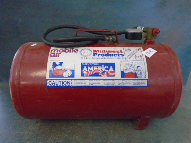 lot 104 image: Mobile Air Tank