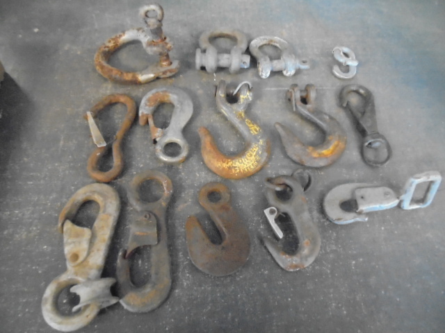 lot 131 image: Chain Hooks and Connectors