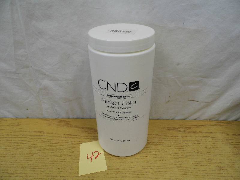 lot 42 image: CND Perfect Color