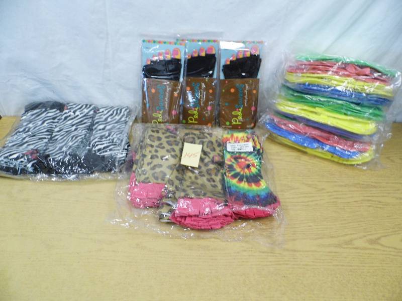 lot 145 image: Pedi Savers - Spa Slippers