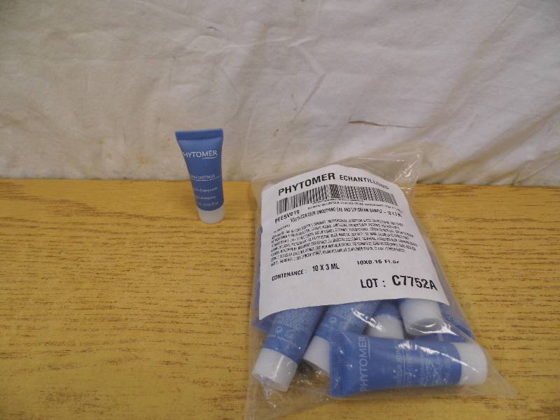 lot 153 image: Lot of 12 Phytomer - EyeLip Cream