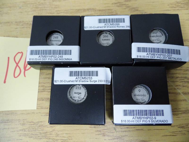 lot 186 image: Lot of 5 Pigments - Eyeshadow