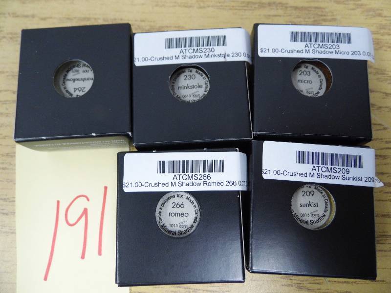 lot 191 image: Lot of 5 Pigments - Eyeshadow