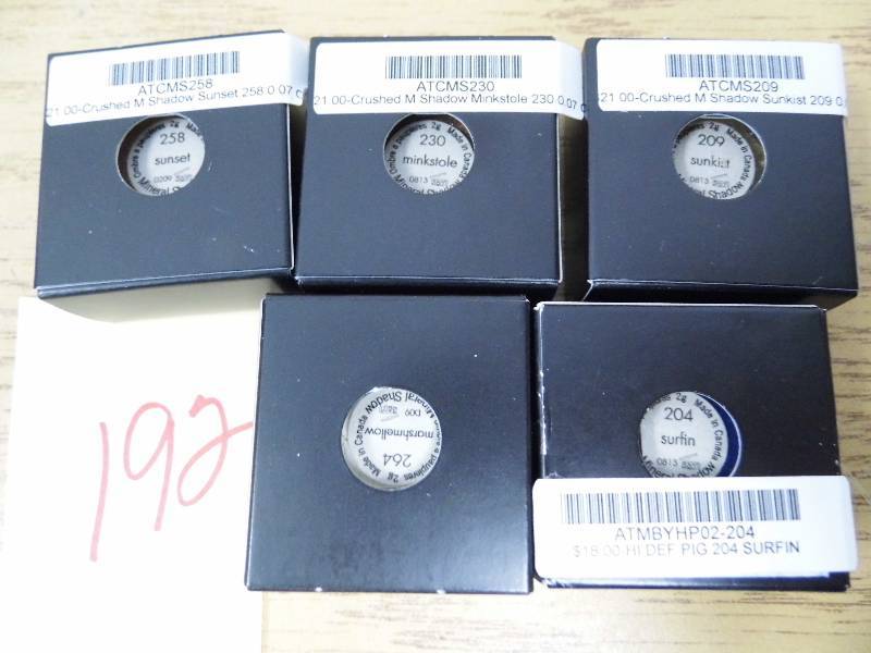lot 192 image: Lot of 5 Pigments - Eyeshadow