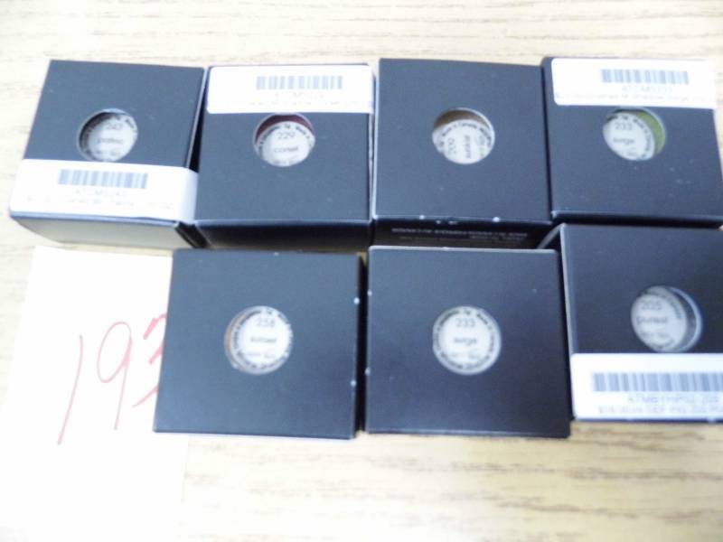 lot 193 image: Lot of 5 Pigments - Eyeshadow