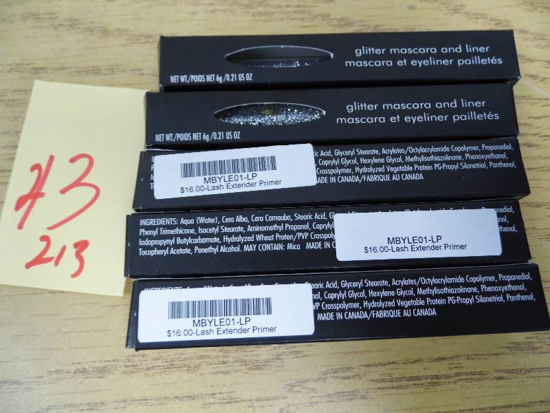 lot 213 image: Lot of 3 Primer & 2 Glitter MascaraLiner