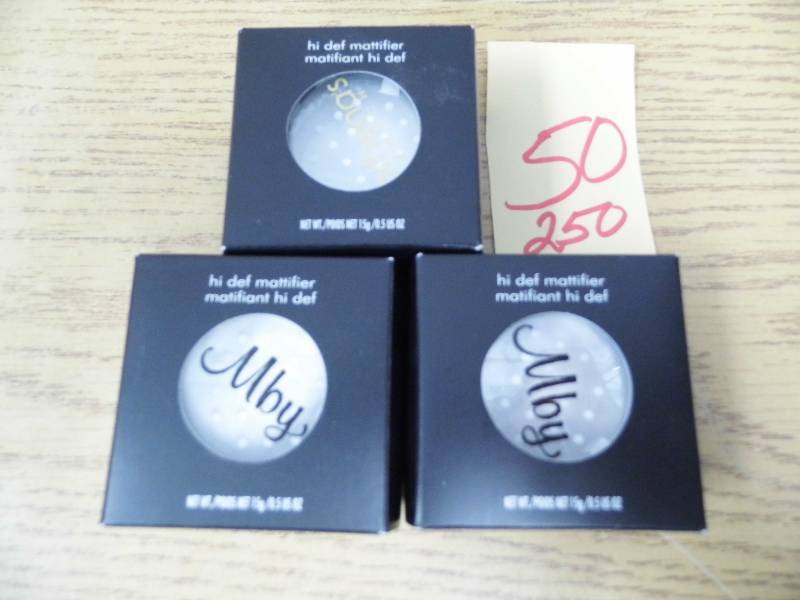 lot 250 image: Lot of 3 Hi Def Mattifier