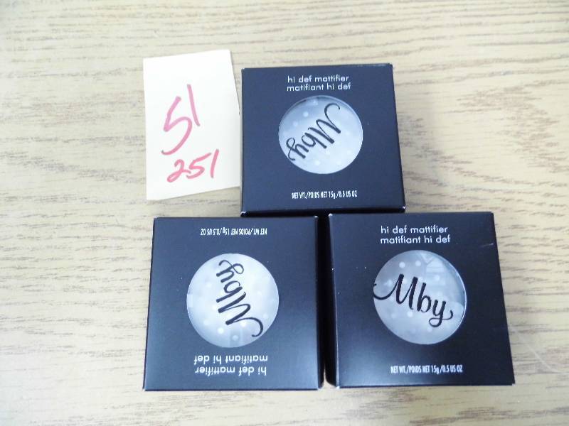 lot 251 image: Lot of 3 Hi Def Mattifier