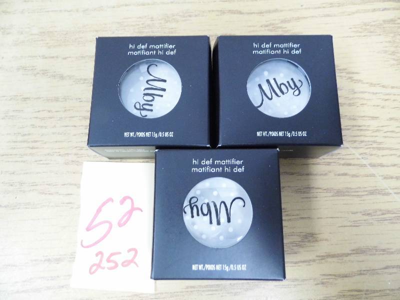 lot 252 image: Lot of 3 Hi Def Mattifier