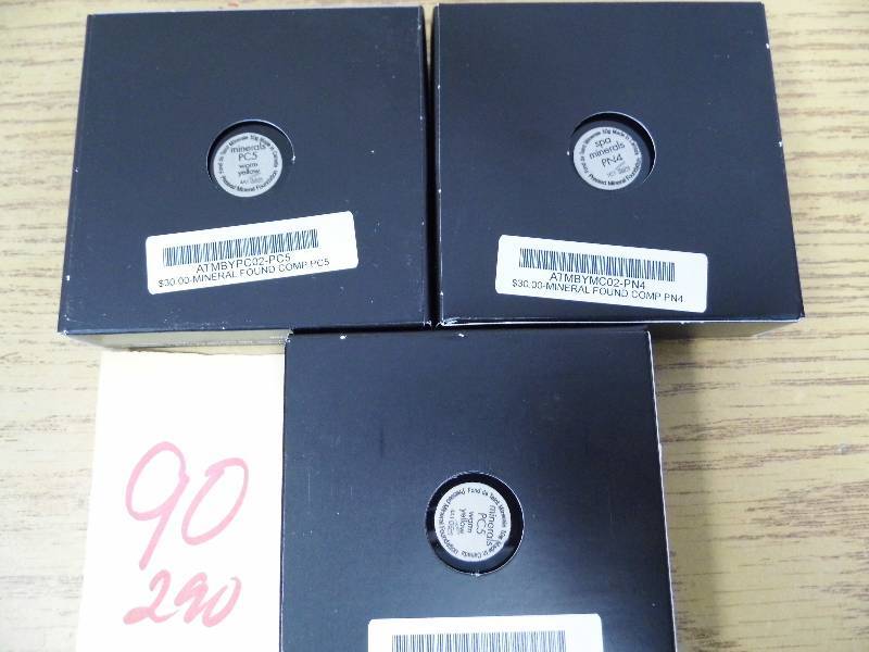 lot 290 image: Lot of 3 Foundation