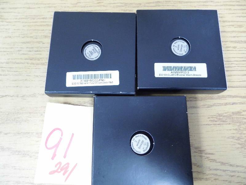 lot 291 image: Lot of 3 Foundation