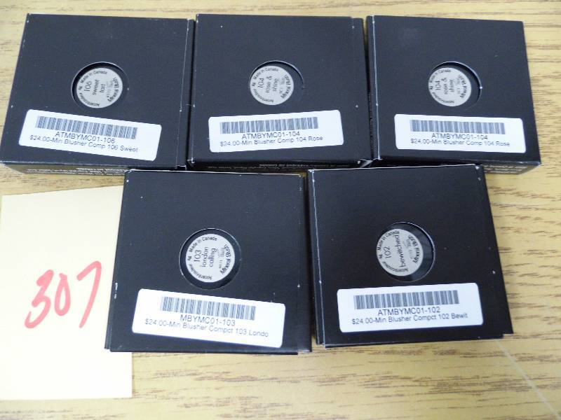 lot 307 image: Lot of 3 Pallet  Lipstick