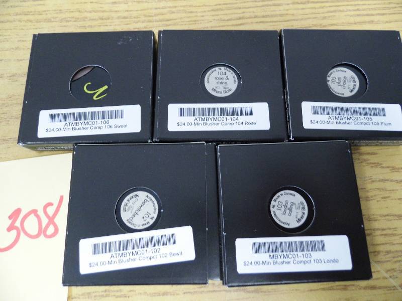 lot 308 image: Lot of 3 Pallet  Lipstick