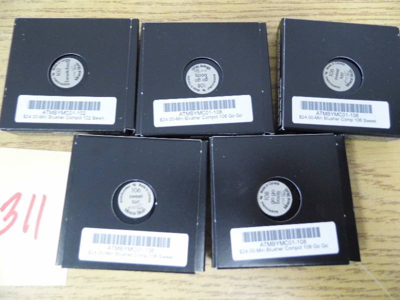 lot 311 image: Lot of 3 Pallet  Lipstick