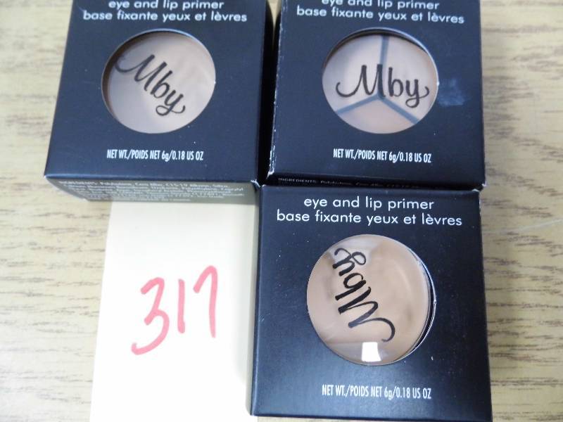 lot 317 image: Lot of 3 Eye & Lip Primer
