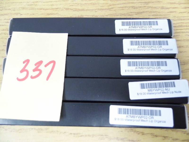 lot 337 image: Lot of 5 Lip Pencils