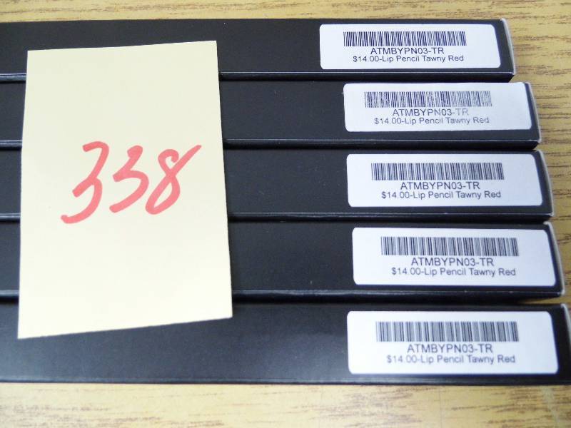 lot 338 image: Lot of 5 Lip Pencils