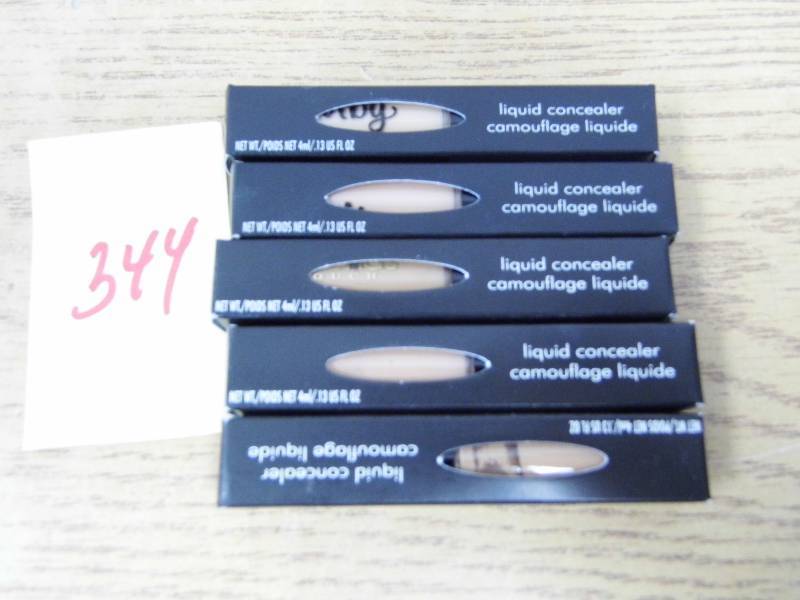 lot 344 image: Lot of 5 Liquid Concealer