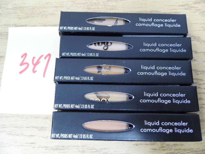lot 347 image: Lot of 5 Liquid Concealer
