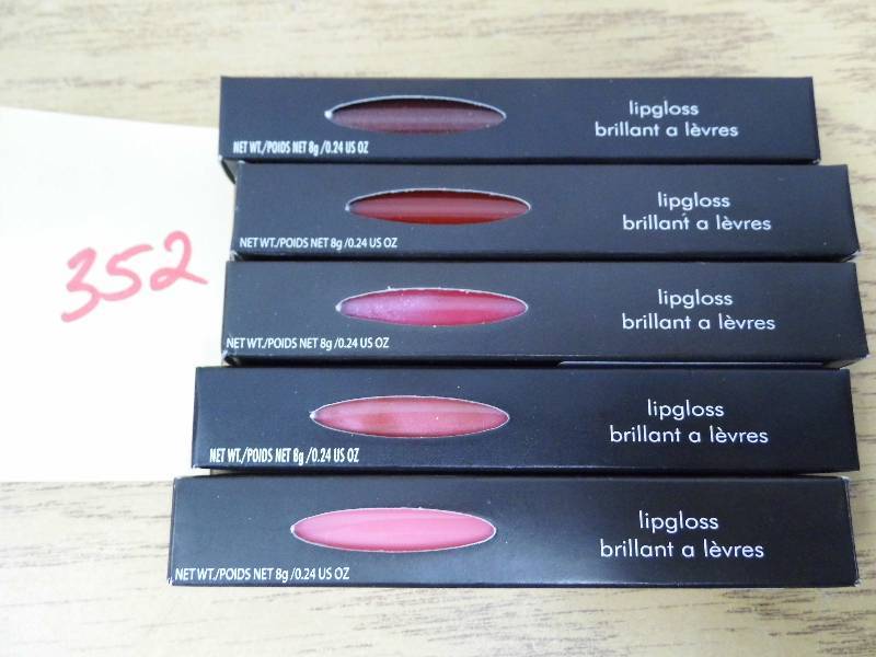 lot 352 image: Lot of 5 Lip Gloss