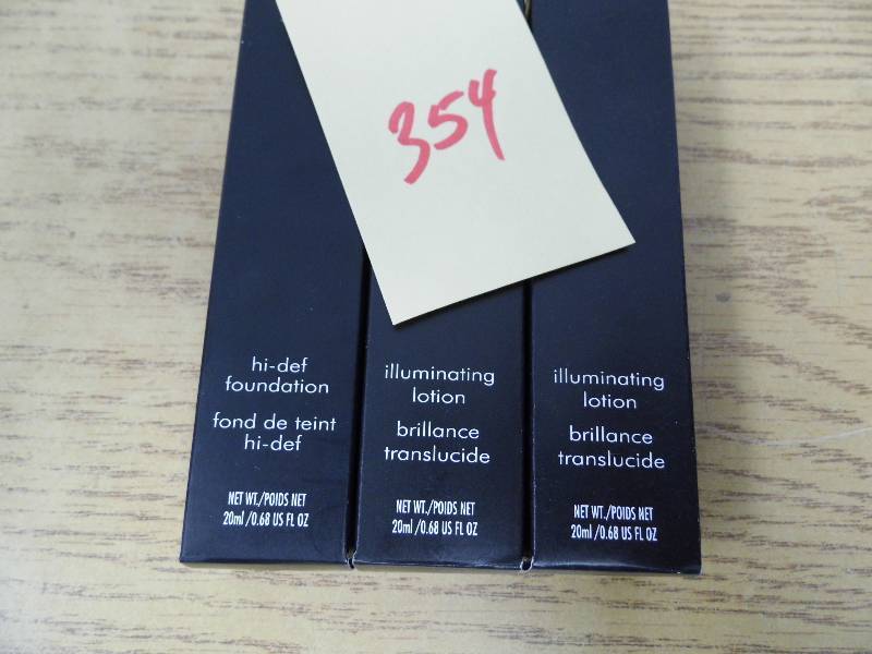 lot 354 image: Lot of 3 Illumination Lotions
