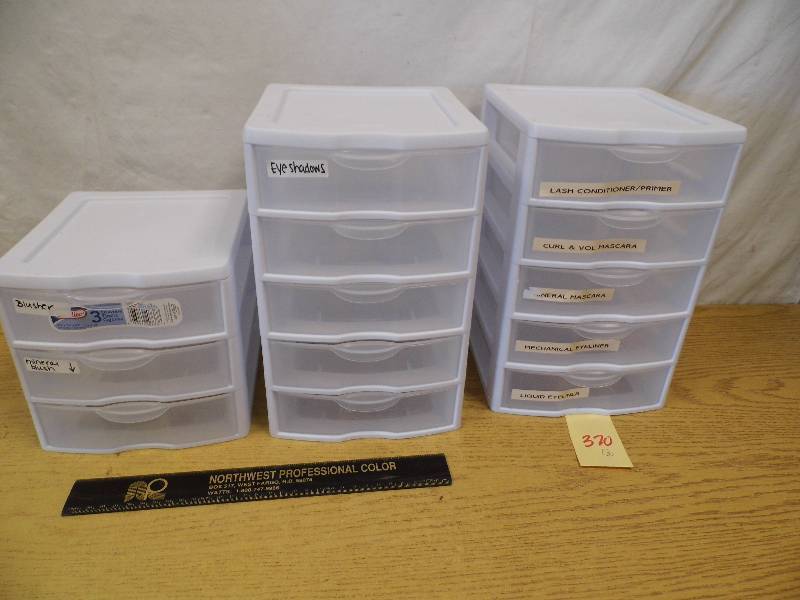 lot 370 image: Organizers