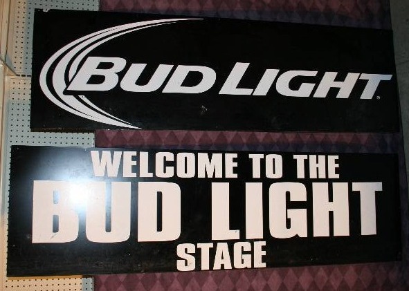 lot 6 image: Beer Signs