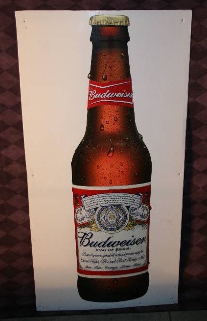 lot 8 image: Beer Sign