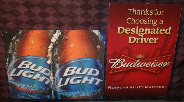 lot 9 image: Beer Signs