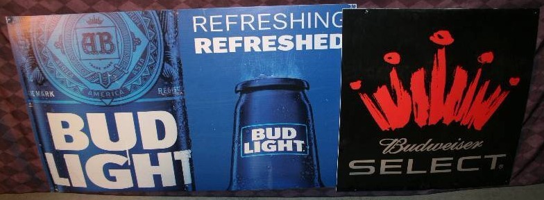 lot 10 image: Beer Signs