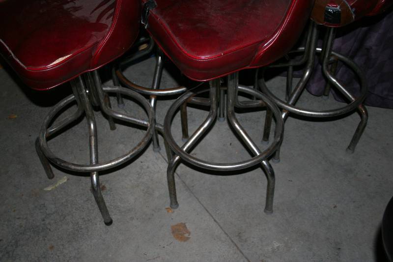 lot 41 image: Bar Stools