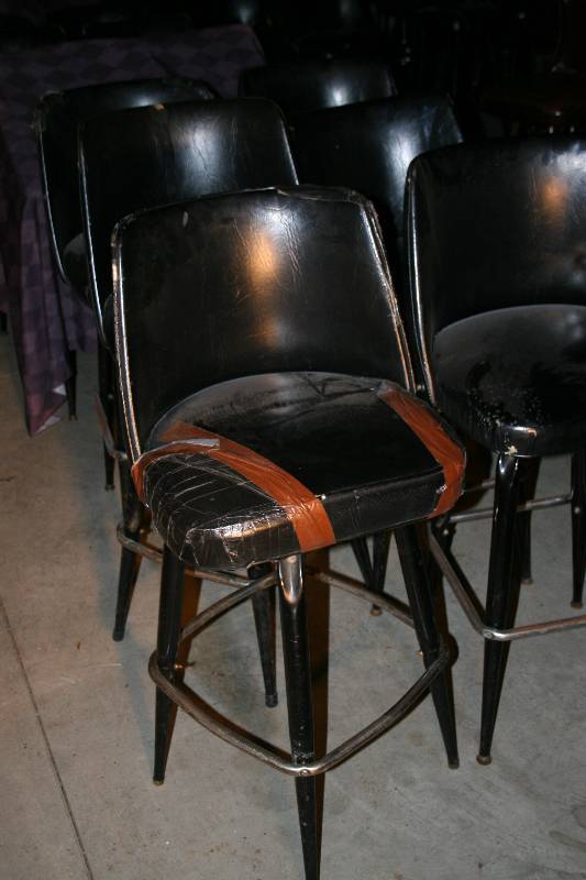 lot 52 image: Bar Stools