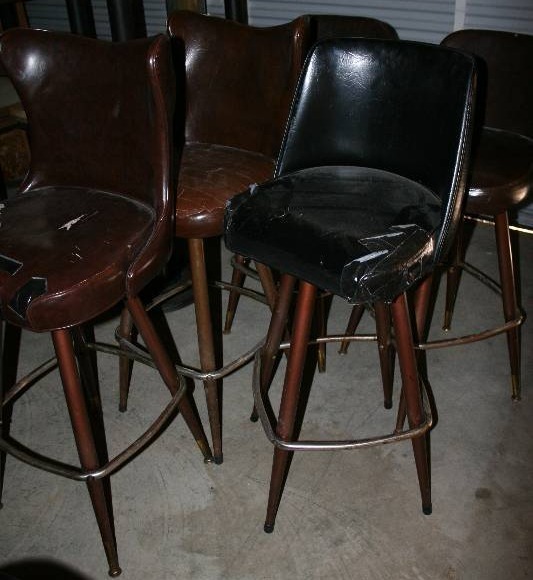 lot 53 image: Bar Stools