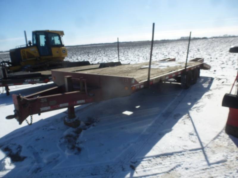 lot 14 image: 1999 Felling Trailer T55