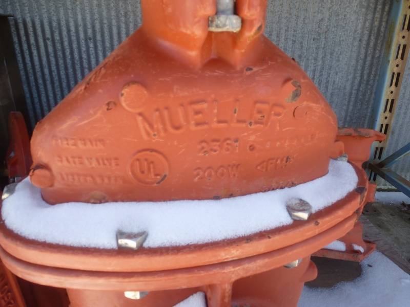 lot 138 image: Mueller Water Gate Valves