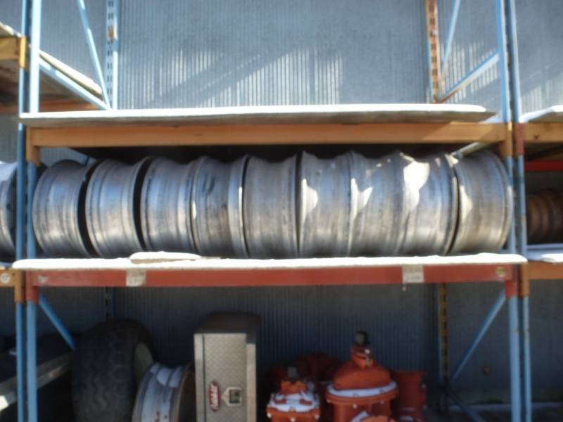 lot 139 image: Alcoa Aluminum Rims