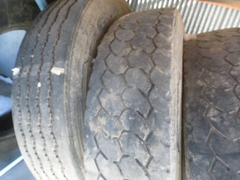 lot 141 image: Truck Tires 11 x 22.5